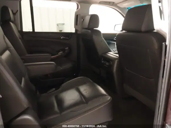 1GNSKJKC4HR302244 2017 CHEVROLET SUBURBAN - Image 8
