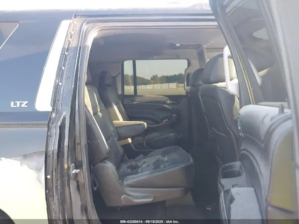 1GNSKJKC5GR154054 2016 CHEVROLET SUBURBAN - Image 8