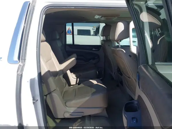 1GNSKJKC5GR187264 2016 CHEVROLET SUBURBAN - Image 8