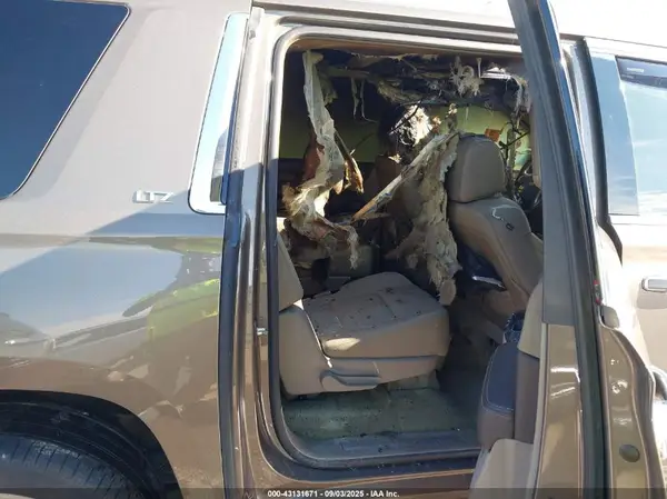 1GNSKJKC5GR210672 2016 CHEVROLET SUBURBAN - Image 8