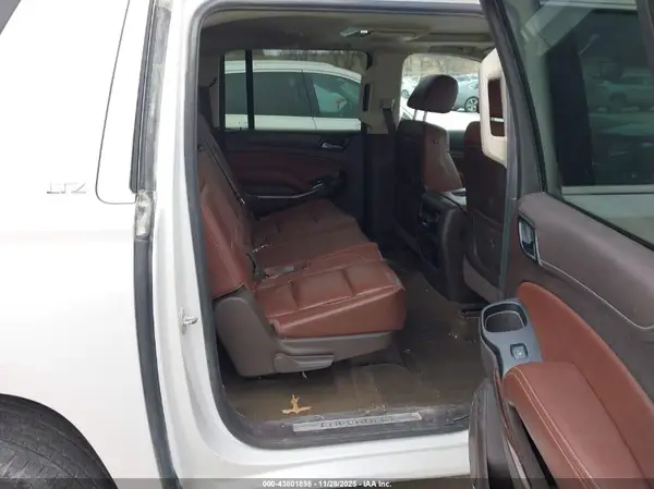 1GNSKJKC5GR266451 2016 CHEVROLET SUBURBAN - Image 8