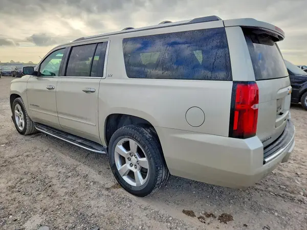 1GNSKJKC5GR282200 2016 CHEVROLET SUBURBAN - Image 2