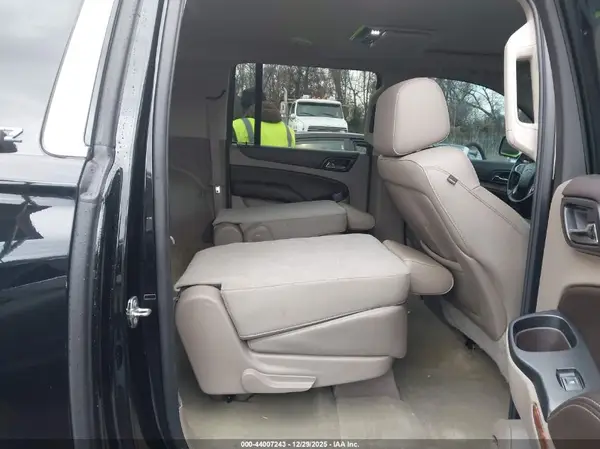 1GNSKJKC5GR305992 2016 CHEVROLET SUBURBAN - Image 8