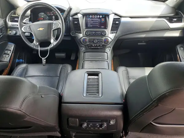 1GNSKJKC5HR142035 2017 CHEVROLET SUBURBAN - Image 8