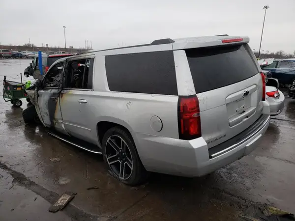 1GNSKJKC5HR228297 2017 CHEVROLET SUBURBAN - Image 2