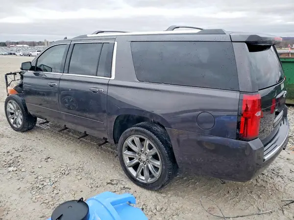 1GNSKJKC5HR303225 2017 CHEVROLET SUBURBAN - Image 2