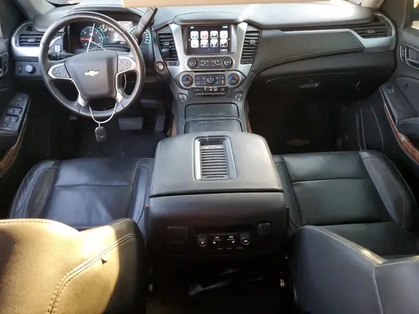 1GNSKJKC5HR303600 2017 CHEVROLET SUBURBAN - Image 8