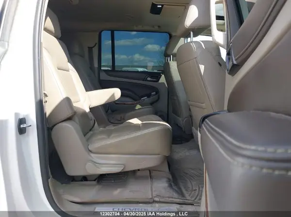 1GNSKJKC5HR389054 2017 CHEVROLET SUBURBAN - Image 8