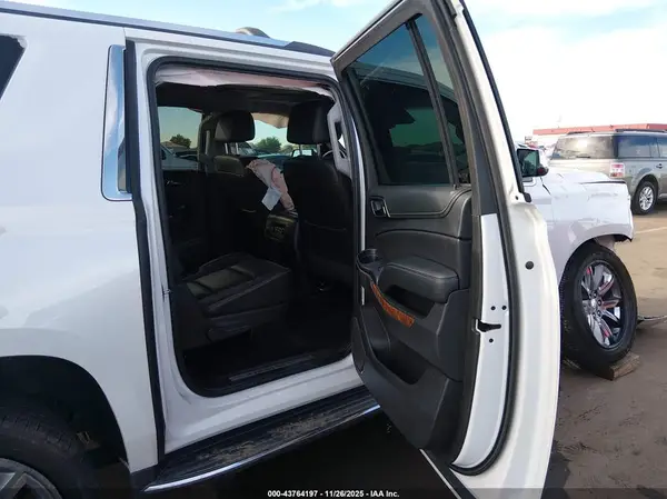 1GNSKJKC5JR383289 2018 CHEVROLET SUBURBAN - Image 8