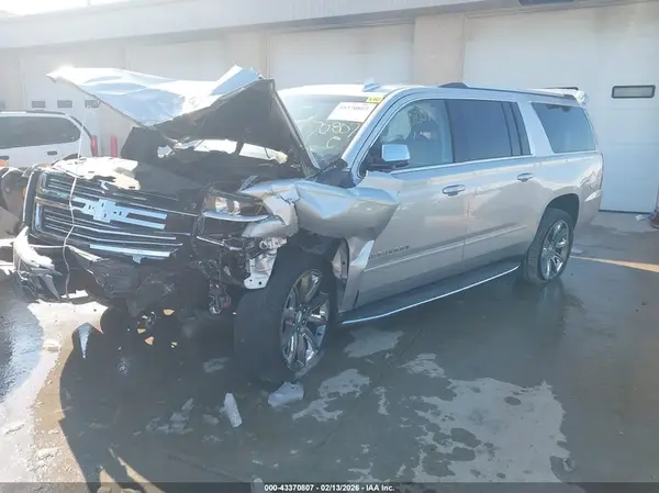 1GNSKJKC5KR124383 2019 CHEVROLET SUBURBAN - Image 2