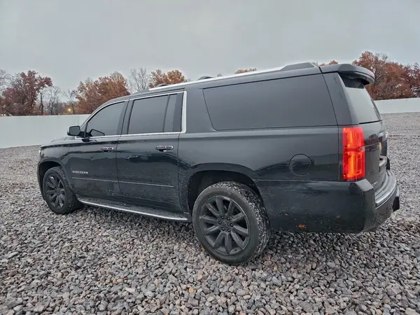 1GNSKJKC5KR288331 2019 CHEVROLET SUBURBAN - Image 2