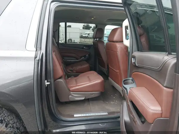 1GNSKJKC6HR143954 2017 CHEVROLET SUBURBAN - Image 8