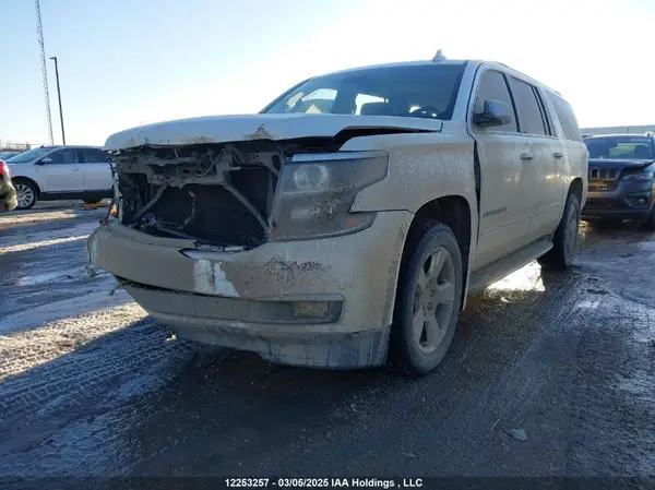 1GNSKJKC6HR226431 2017 CHEVROLET SUBURBAN - Image 2