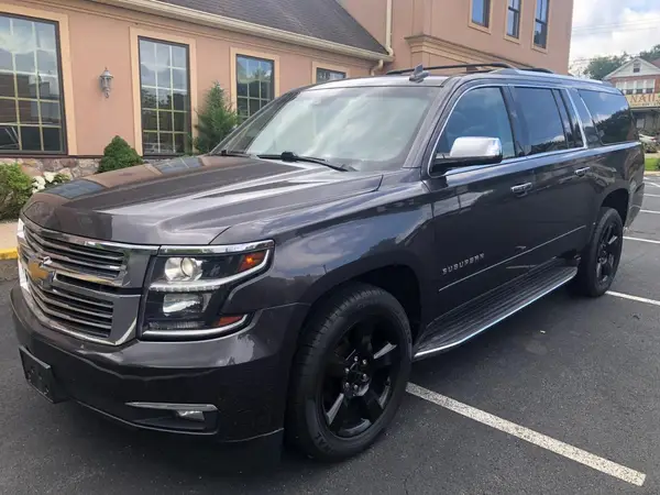 1GNSKJKC6HR230978 2017 CHEVROLET SUBURBAN - Image 1