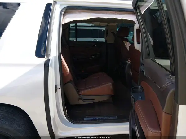 1GNSKJKC6HR235386 2017 CHEVROLET SUBURBAN - Image 8