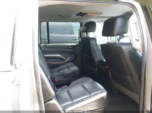 1GNSKJKC6HR378919 2017 CHEVROLET SUBURBAN - Image 8