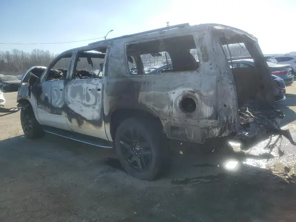 1GNSKJKC6JR400164 2018 CHEVROLET SUBURBAN - Image 2