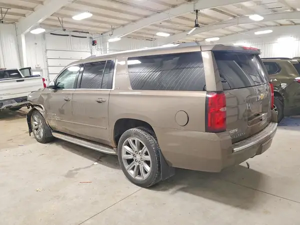 1GNSKJKC7GR261056 2016 CHEVROLET SUBURBAN - Image 2