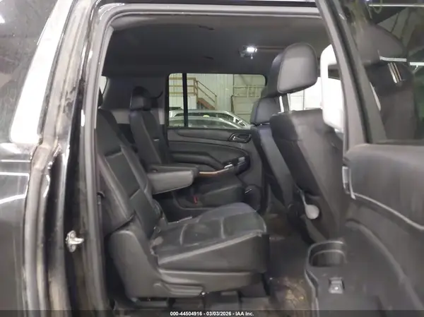 1GNSKJKC7HR119372 2017 CHEVROLET SUBURBAN - Image 8