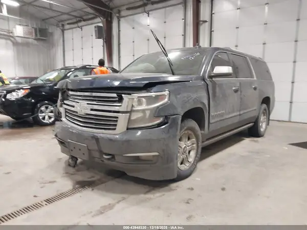 1GNSKJKC7HR192595 2017 CHEVROLET SUBURBAN - Image 2
