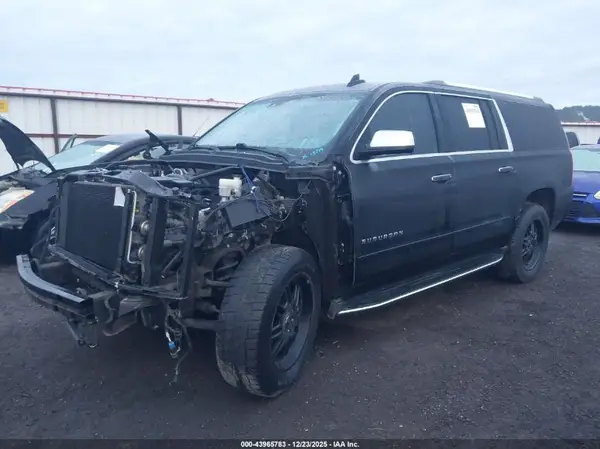 1GNSKJKC7HR252987 2017 CHEVROLET SUBURBAN - Image 2