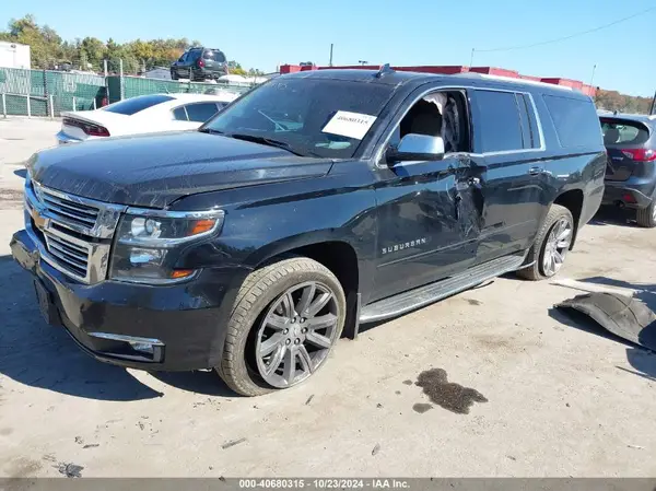 1GNSKJKC7HR281583 2017 CHEVROLET SUBURBAN - Image 2