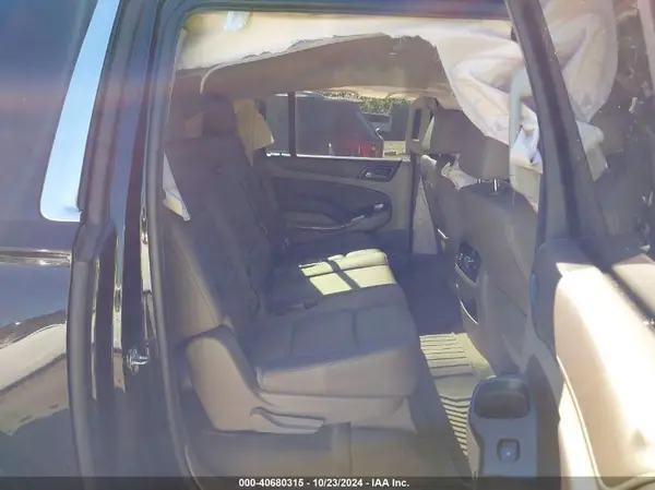 1GNSKJKC7HR281583 2017 CHEVROLET SUBURBAN - Image 8