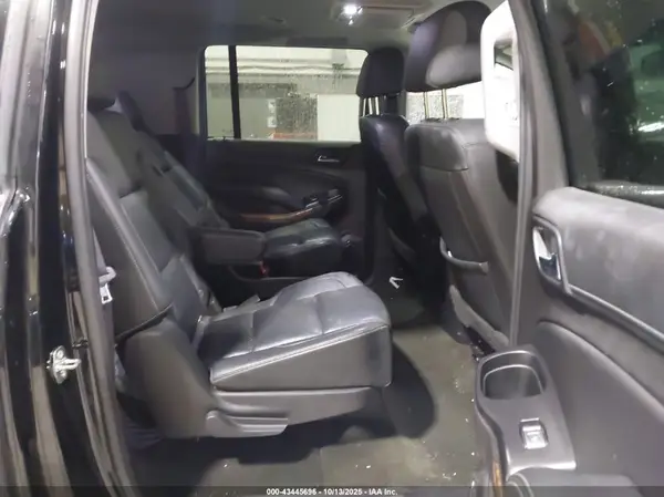 1GNSKJKC7HR336484 2017 CHEVROLET SUBURBAN - Image 8