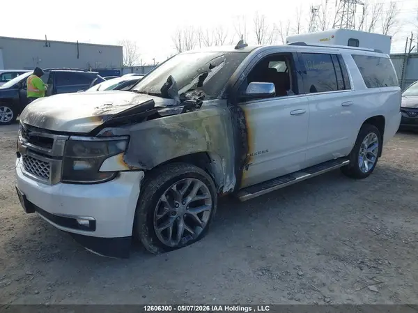 1GNSKJKC7JR162552 2018 CHEVROLET SUBURBAN - Image 2