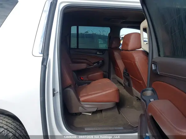 1GNSKJKC7JR162552 2018 CHEVROLET SUBURBAN - Image 8