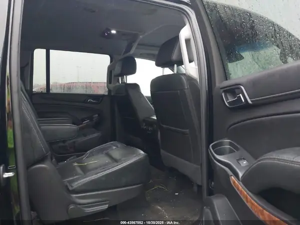 1GNSKJKC7JR184079 2018 CHEVROLET SUBURBAN - Image 8