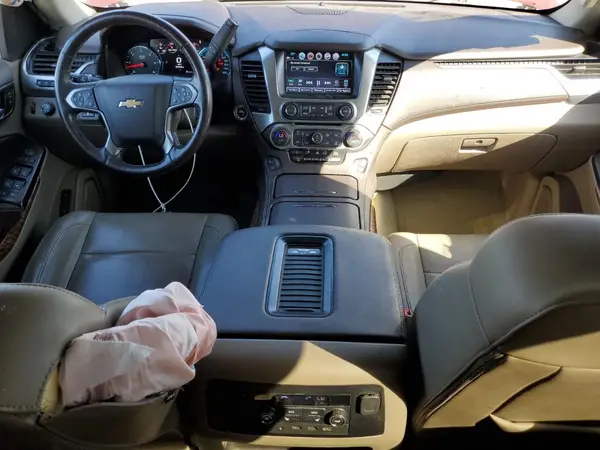 1GNSKJKC7JR216044 2018 CHEVROLET SUBURBAN - Image 8