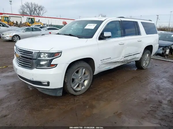 1GNSKJKC7JR251392 2018 CHEVROLET SUBURBAN - Image 2