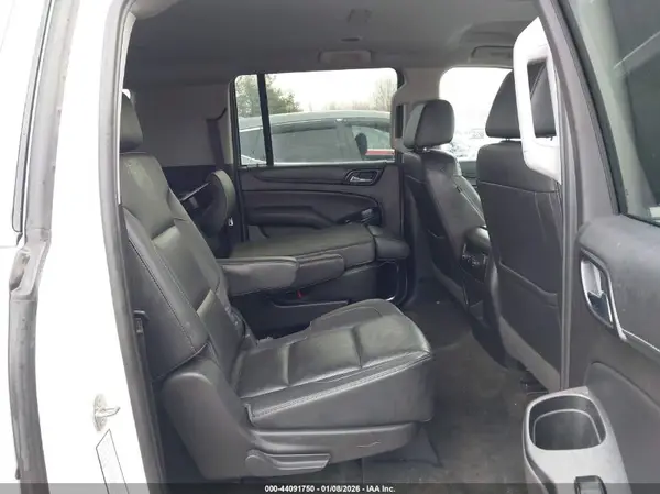 1GNSKJKC7JR251392 2018 CHEVROLET SUBURBAN - Image 8