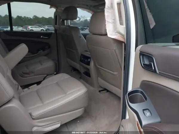 1GNSKJKC7KR296429 2019 CHEVROLET SUBURBAN - Image 8