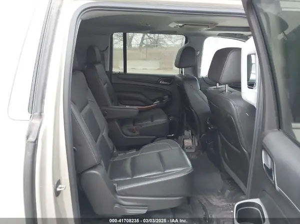 1GNSKJKC8GR133327 2016 CHEVROLET SUBURBAN - Image 8