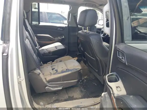 1GNSKJKC8GR244377 2016 CHEVROLET SUBURBAN - Image 8
