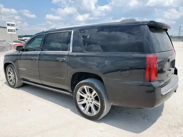 1GNSKJKC8HR139307 2017 CHEVROLET SUBURBAN - Image 2