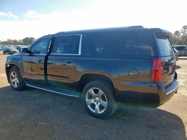 1GNSKJKC8HR141817 2017 CHEVROLET SUBURBAN - Image 2