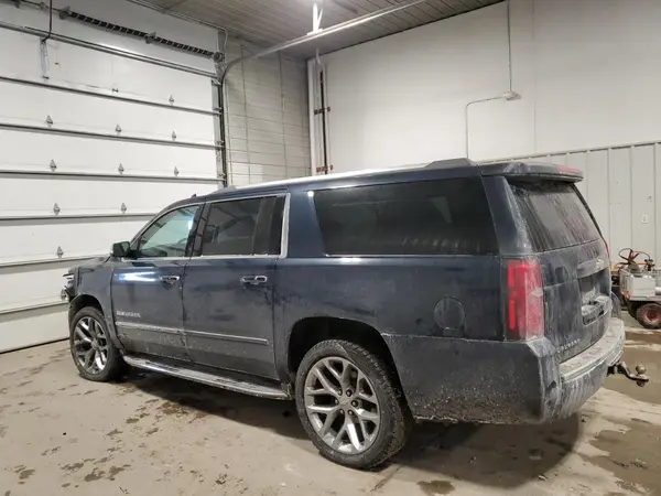1GNSKJKC8HR199992 2017 CHEVROLET SUBURBAN - Image 2