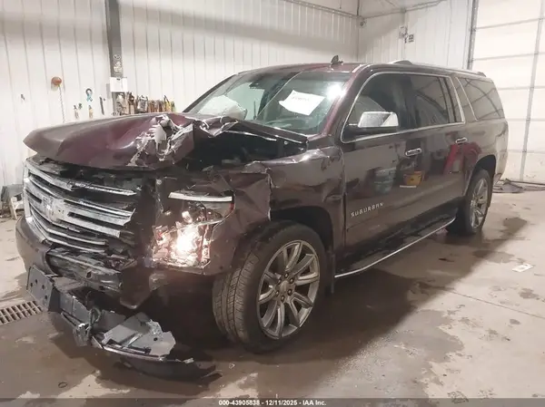 1GNSKJKC8HR261729 2017 CHEVROLET SUBURBAN - Image 2