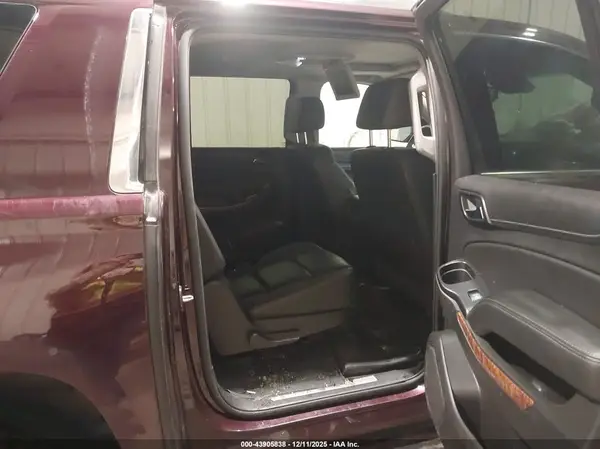 1GNSKJKC8HR261729 2017 CHEVROLET SUBURBAN - Image 8