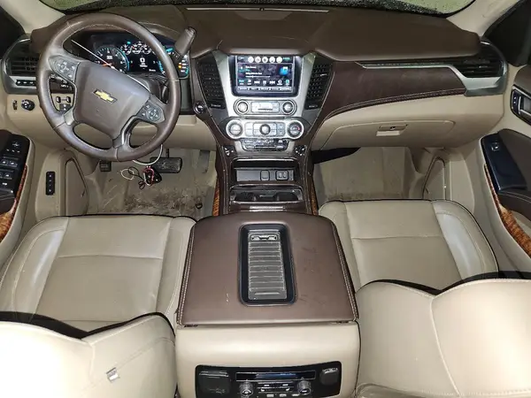 1GNSKJKC8HR282600 2017 CHEVROLET SUBURBAN - Image 8