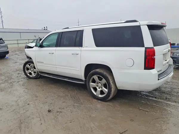 1GNSKJKC9GR115676 2016 CHEVROLET SUBURBAN - Image 2