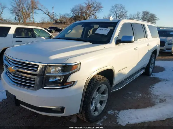 1GNSKJKC9GR200484 2016 CHEVROLET SUBURBAN - Image 2