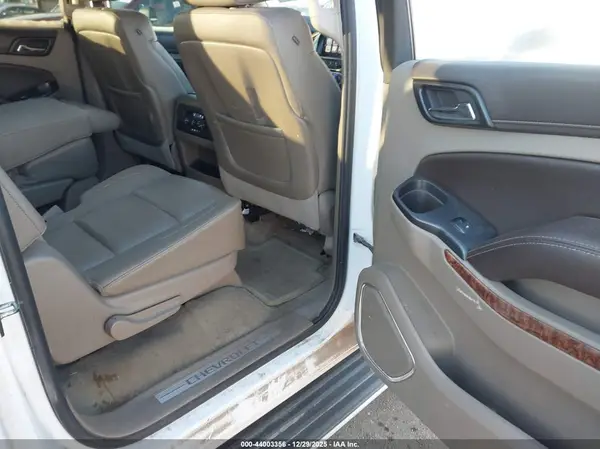 1GNSKJKC9GR200484 2016 CHEVROLET SUBURBAN - Image 8