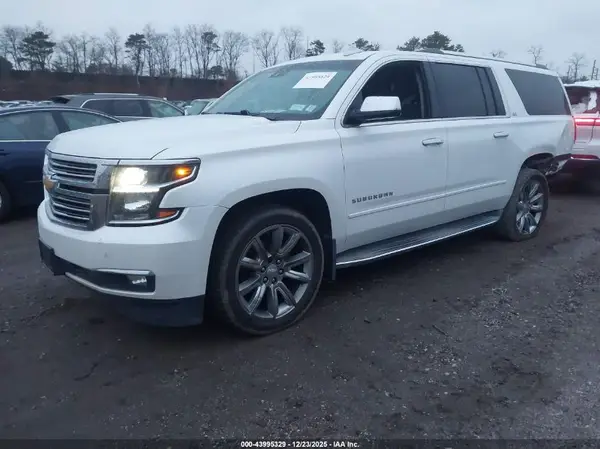 1GNSKJKC9GR352698 2016 CHEVROLET SUBURBAN - Image 2