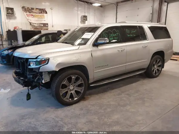 1GNSKJKC9HR140885 2017 CHEVROLET SUBURBAN - Image 2