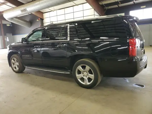 1GNSKJKC9HR161803 2017 CHEVROLET SUBURBAN - Image 2