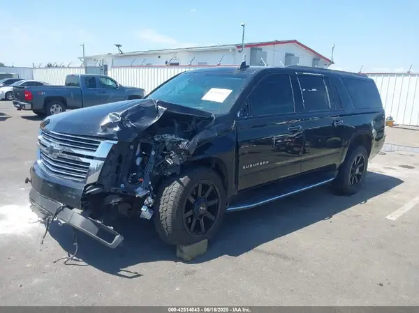 1GNSKJKC9HR217982 2017 CHEVROLET SUBURBAN - Image 2